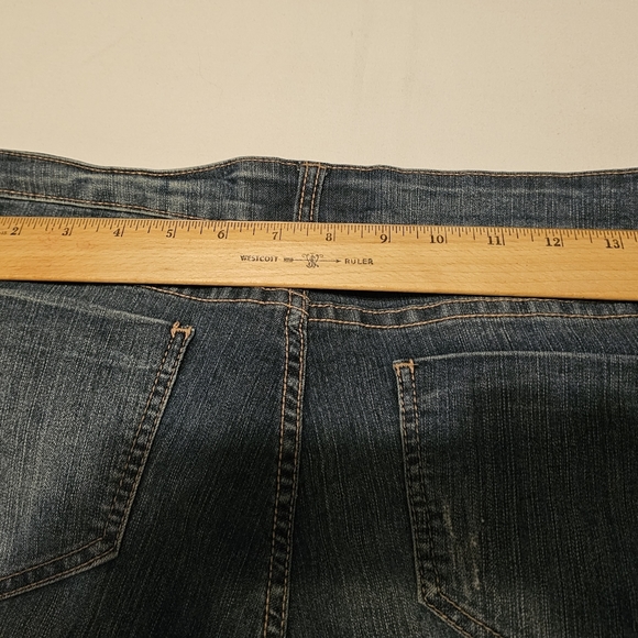 Boys "True Blue" est 1984 Jr Sz 13 jeans, pre-owned. Great condition. - Picture 13 of 16